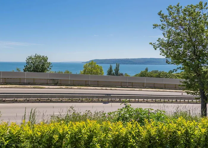 Kindness ヴァルナ